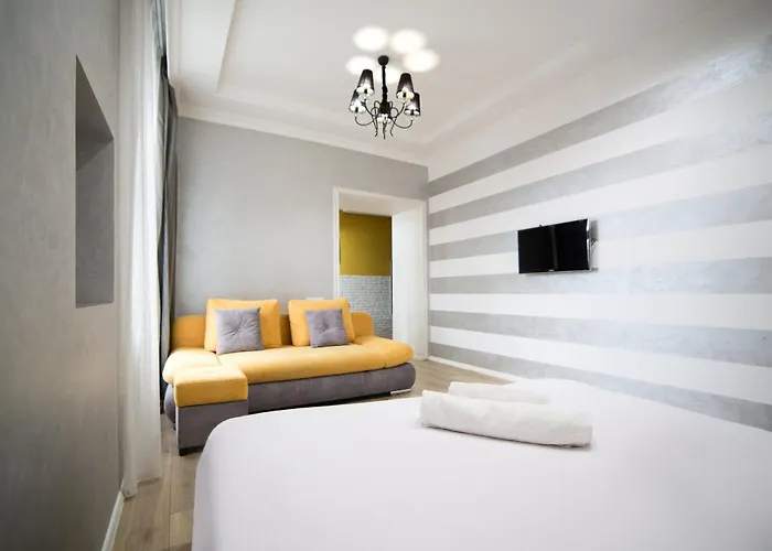 апартаменти-студіо для 4-х площа міцкевича 5 - проспект свободи Апартаменти