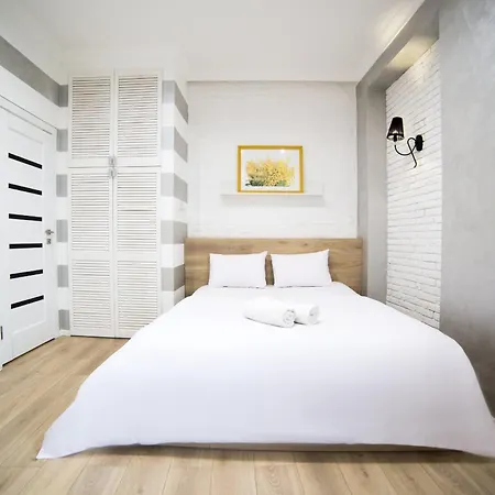 Apartment Апартаменти-Студіо Для 4-Х Площа Міцкевича 5 - Проспект Свободи